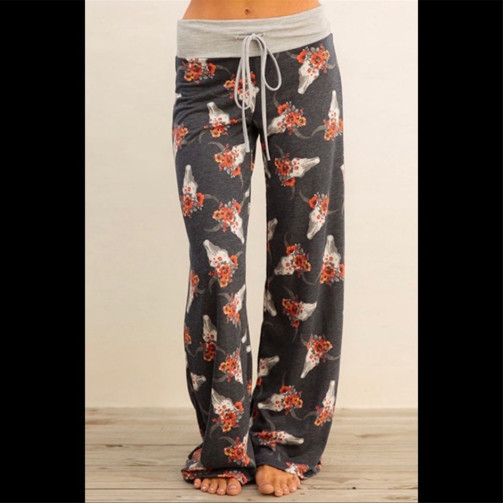NWOT Drawstring patterned lounge pants